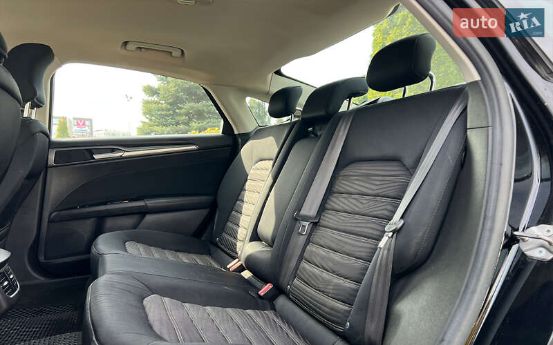 Седан Ford Fusion 2015 в Львове