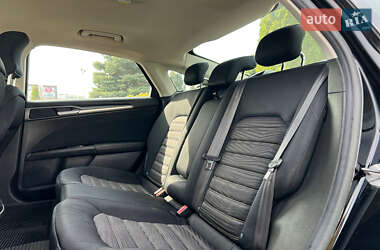 Седан Ford Fusion 2015 в 