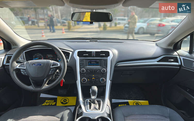 Седан Ford Fusion 2015 в Львове
