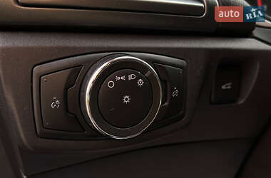 Седан Ford Fusion 2015 в 