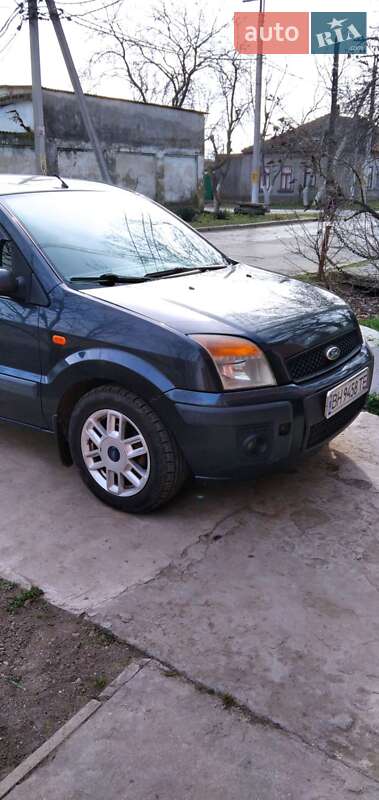 Седан Ford Fusion 2005 в Килии фото 2 Седан Ford Fusion 2005 в Килии