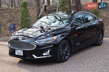 Седан Ford Fusion 2019 в 