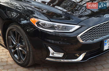 Седан Ford Fusion 2019 в 