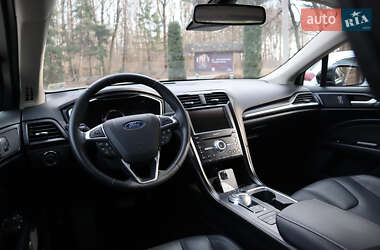 Седан Ford Fusion 2019 в 