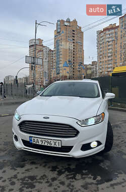 Седан Ford Fusion 2013 в 