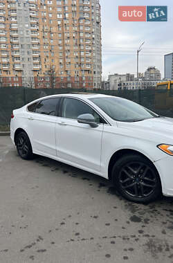 Седан Ford Fusion 2013 в 