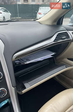 Седан Ford Fusion 2013 в 