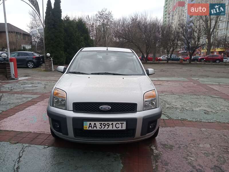 Хэтчбек Ford Fusion 2007 в Киеве