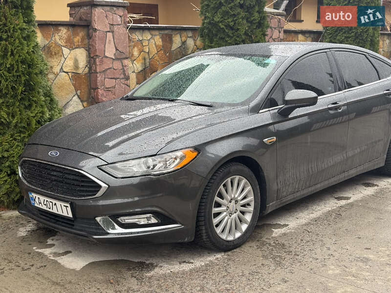 Седан Ford Fusion 2016 в 