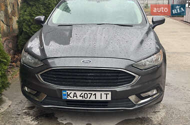 Седан Ford Fusion 2016 в 