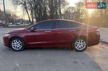 Седан Ford Fusion 2013 в 