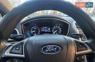 Седан Ford Fusion 2013 в 