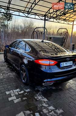 Седан Ford Fusion 2015 в 