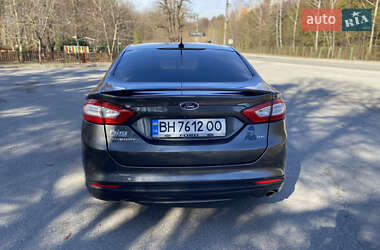 Седан Ford Fusion 2015 в 
