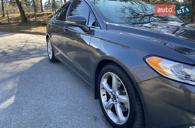 Седан Ford Fusion 2015 в 