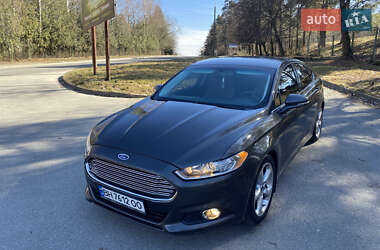 Седан Ford Fusion 2015 в 
