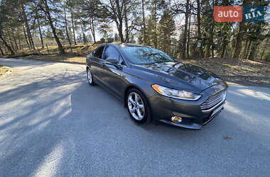 Седан Ford Fusion 2015 в 