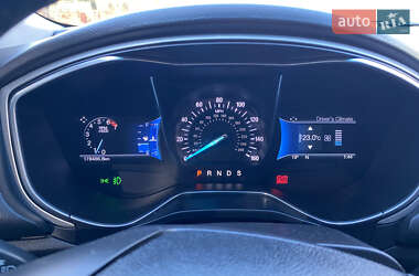 Седан Ford Fusion 2015 в 
