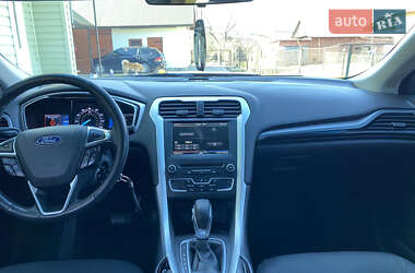 Седан Ford Fusion 2015 в 