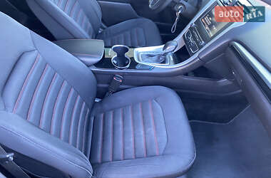 Седан Ford Fusion 2015 в 