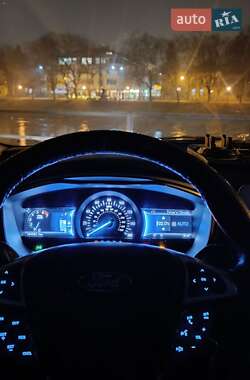 Седан Ford Fusion 2015 в 