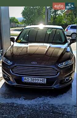 Седан Ford Fusion 2015 в Ужгороде