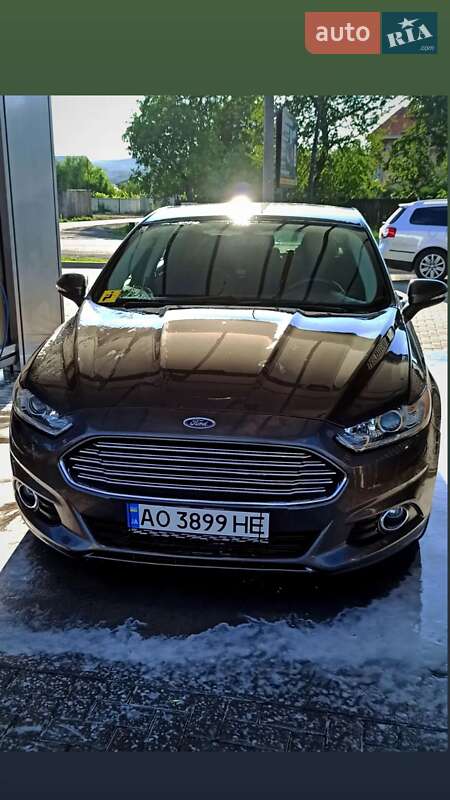 Седан Ford Fusion 2015 в Ужгороде