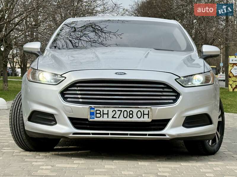 Седан Ford Fusion 2013 в Одесі