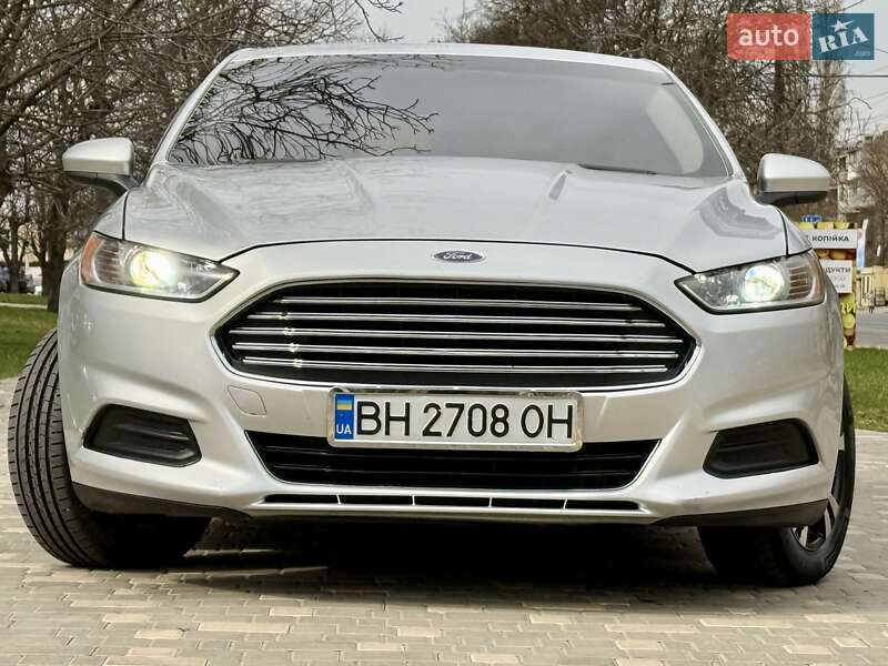 Седан Ford Fusion 2013 в Одесі