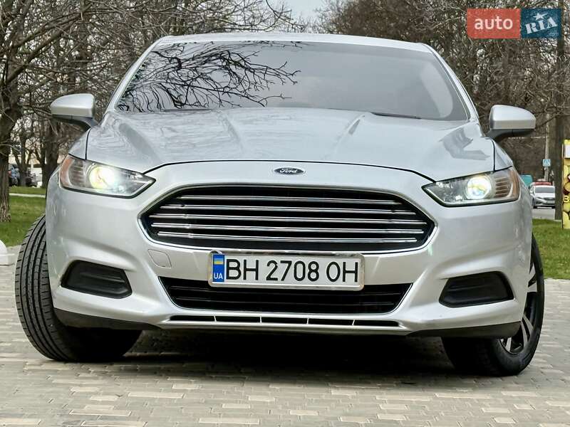 Седан Ford Fusion 2013 в Одесі
