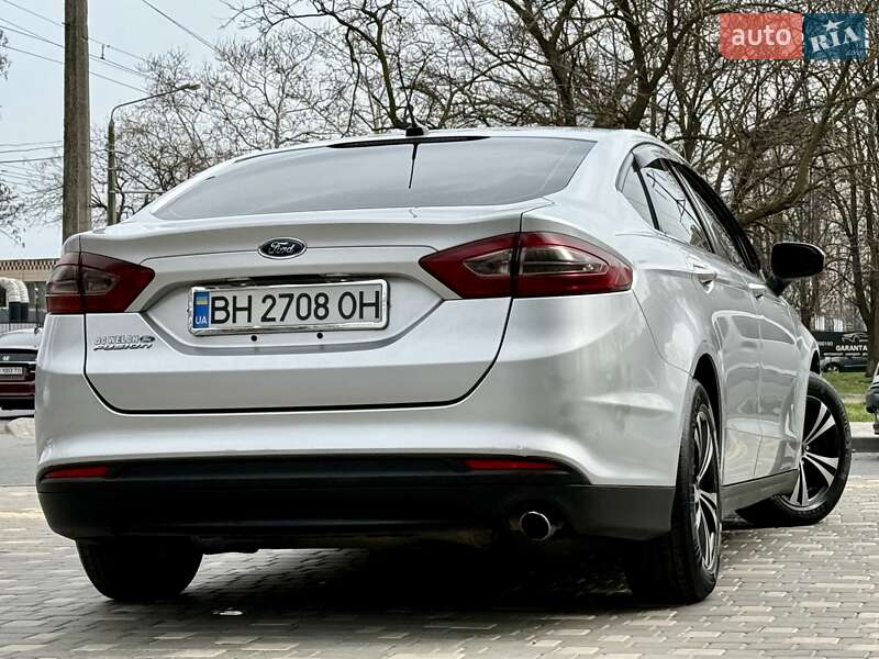 Седан Ford Fusion 2013 в Одесі