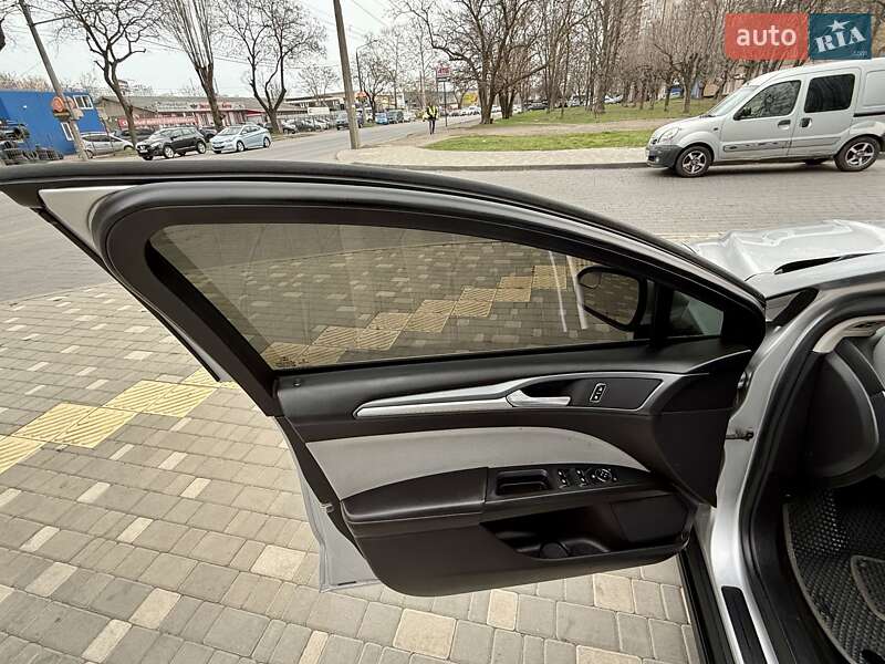 Седан Ford Fusion 2013 в Одесі