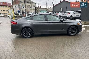 Седан Ford Fusion 2018 в 
