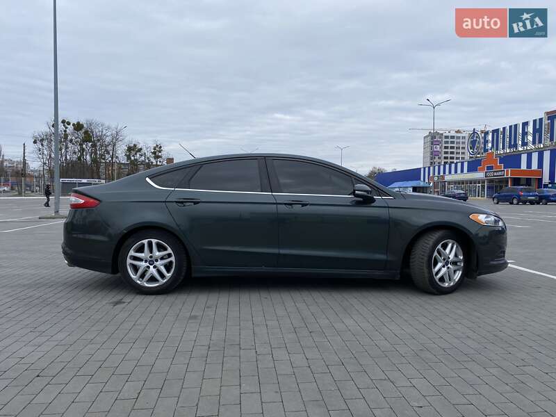 Седан Ford Fusion 2014 в Умани