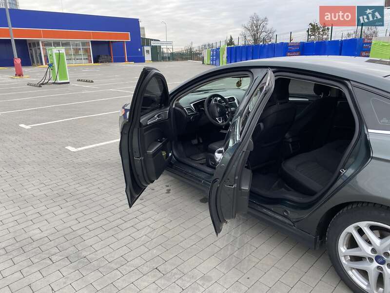Седан Ford Fusion 2014 в Умани