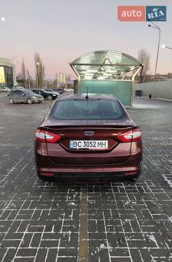 Седан Ford Fusion 2015 в 