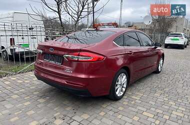 Седан Ford Fusion 2019 в 