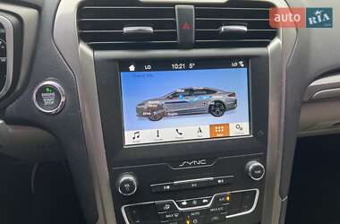 Седан Ford Fusion 2019 в 
