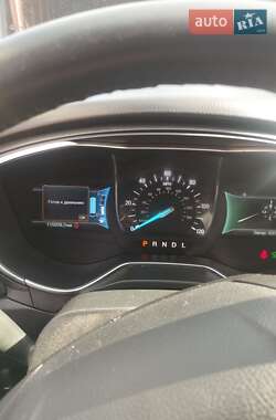 Седан Ford Fusion 2017 в 
