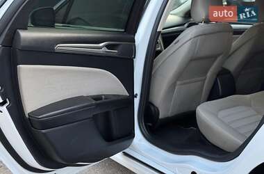 Седан Ford Fusion 2019 в 