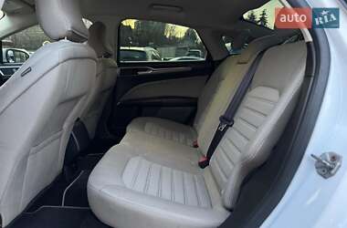 Седан Ford Fusion 2019 в 