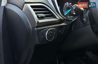 Седан Ford Fusion 2019 в 