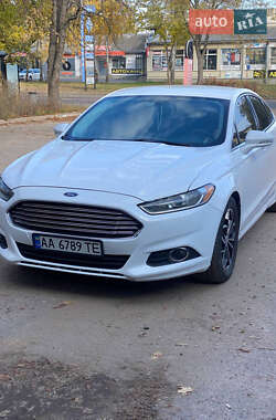 Седан Ford Fusion 2015 в 