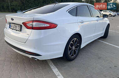 Седан Ford Fusion 2015 в 