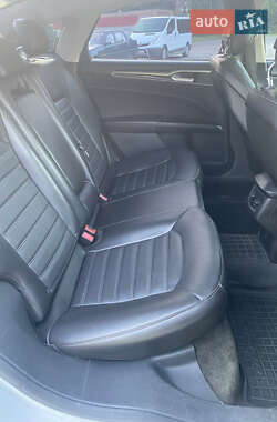 Седан Ford Fusion 2015 в 