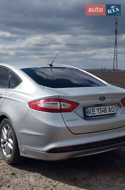 Седан Ford Fusion 2016 в 