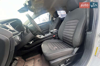 Седан Ford Fusion 2019 в 