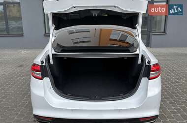 Седан Ford Fusion 2017 в 