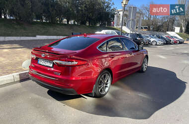 Седан Ford Fusion 2019 в 