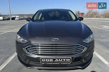 Седан Ford Fusion 2018 в 